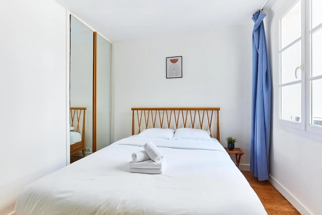 Latin Quarter - St Germain City Apartment With Balcony Paris France