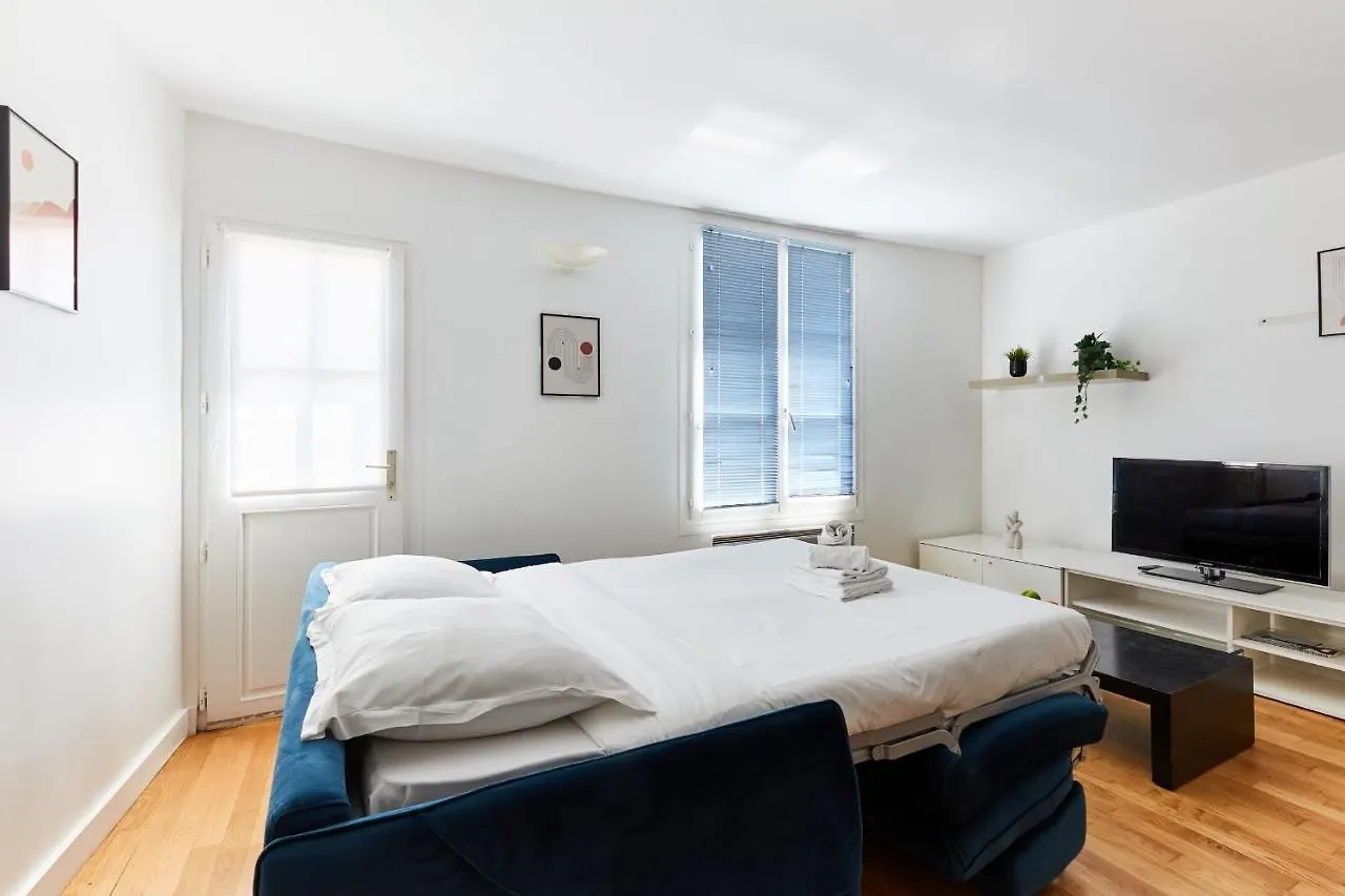 Latin Quarter - St Germain City Apartment With Balcony Paris